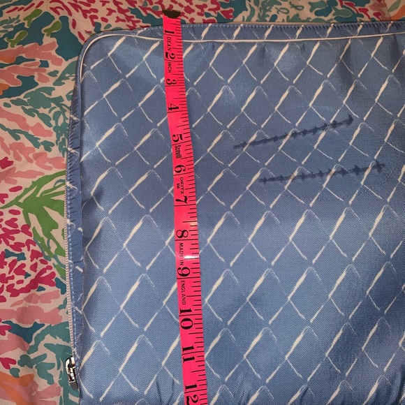 Chanel Large Cosmetic Bag 💙 - Picture 4 of 8